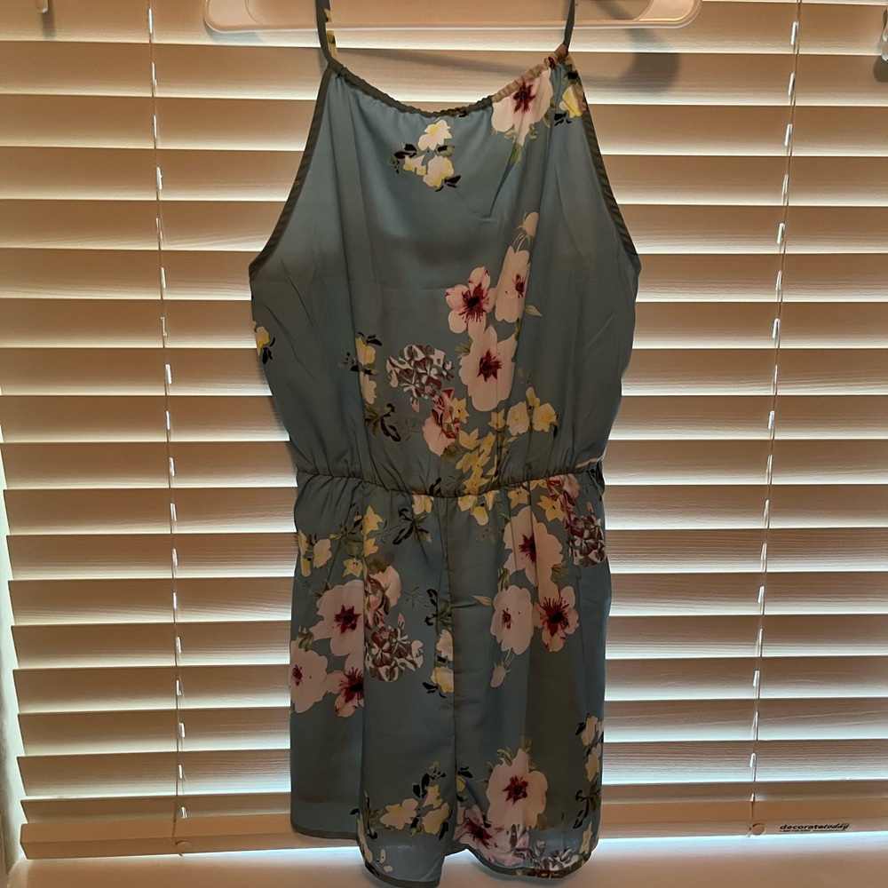 Sleeveless floral romper